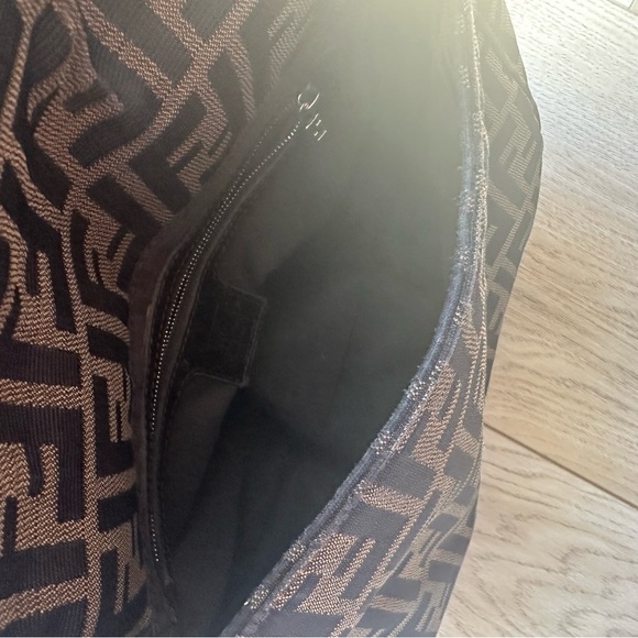 Fendi Shoulder Bag - Picture 5 of 7